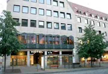 Tiptop Am Schoenen Brunnen Hotel