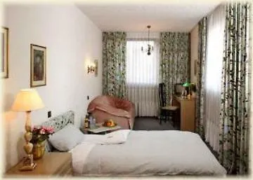 Hotel Tiptop Am Schoenen Brunnen 3*